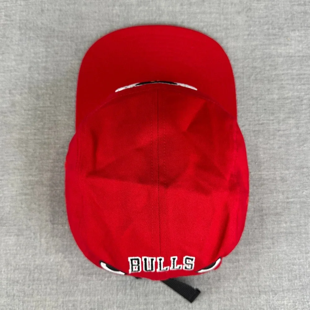 Chicago Bulls 5-Panel Hat Red '47 Strapback Global Artist Project Pete Fowler